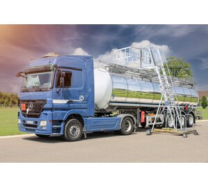 Échelle de camion-citerne avec marches | © MUNK GmbH