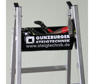 Werkzeugablage Anwendung an Sprossen-Stehleiter | © MUNK GmbH