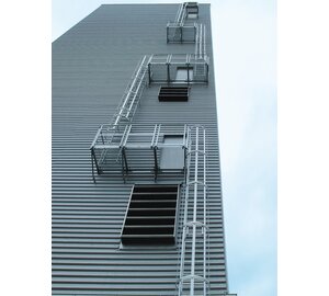 Multi-fl. vertical ladder on site equipment | © MUNK GmbH